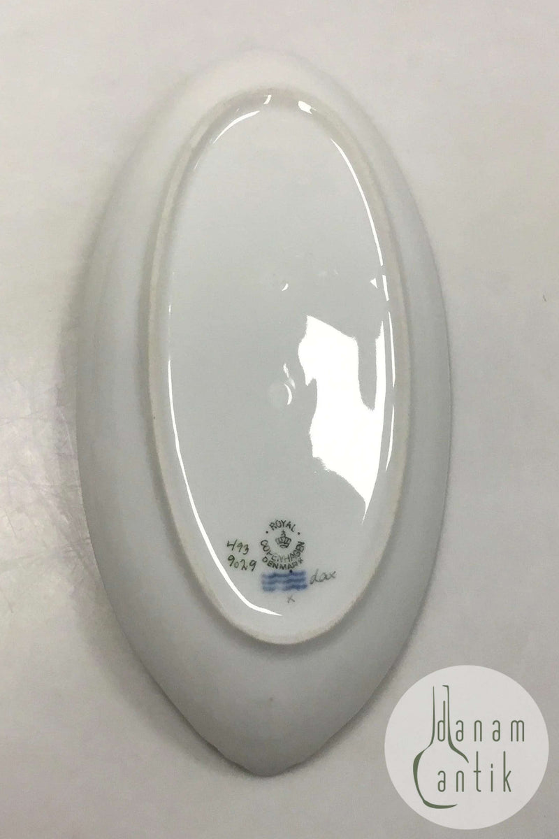Royal Copenhagen Saxon Flower Light Bee Cell Oval Dish No 493/9029 