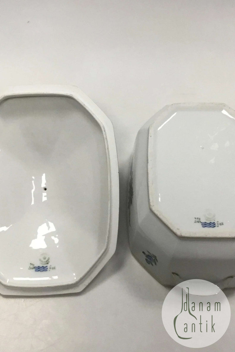 Royal Copenhagen Saxon Flower Light Bee Cell Tureen No 493/2059