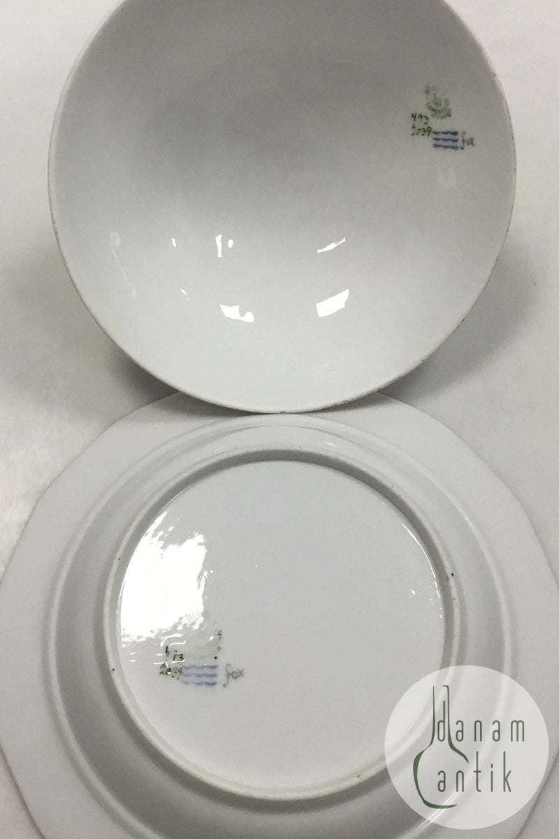 Royal Copenhagen Saxon Flower Light Bee Cell Lidded Bowl No 493/2039