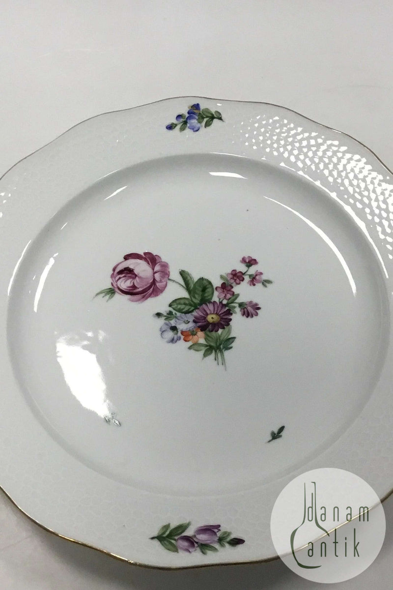 Royal Copenhagen Saxon Flower Light Bee Cell Dish No 493/2017