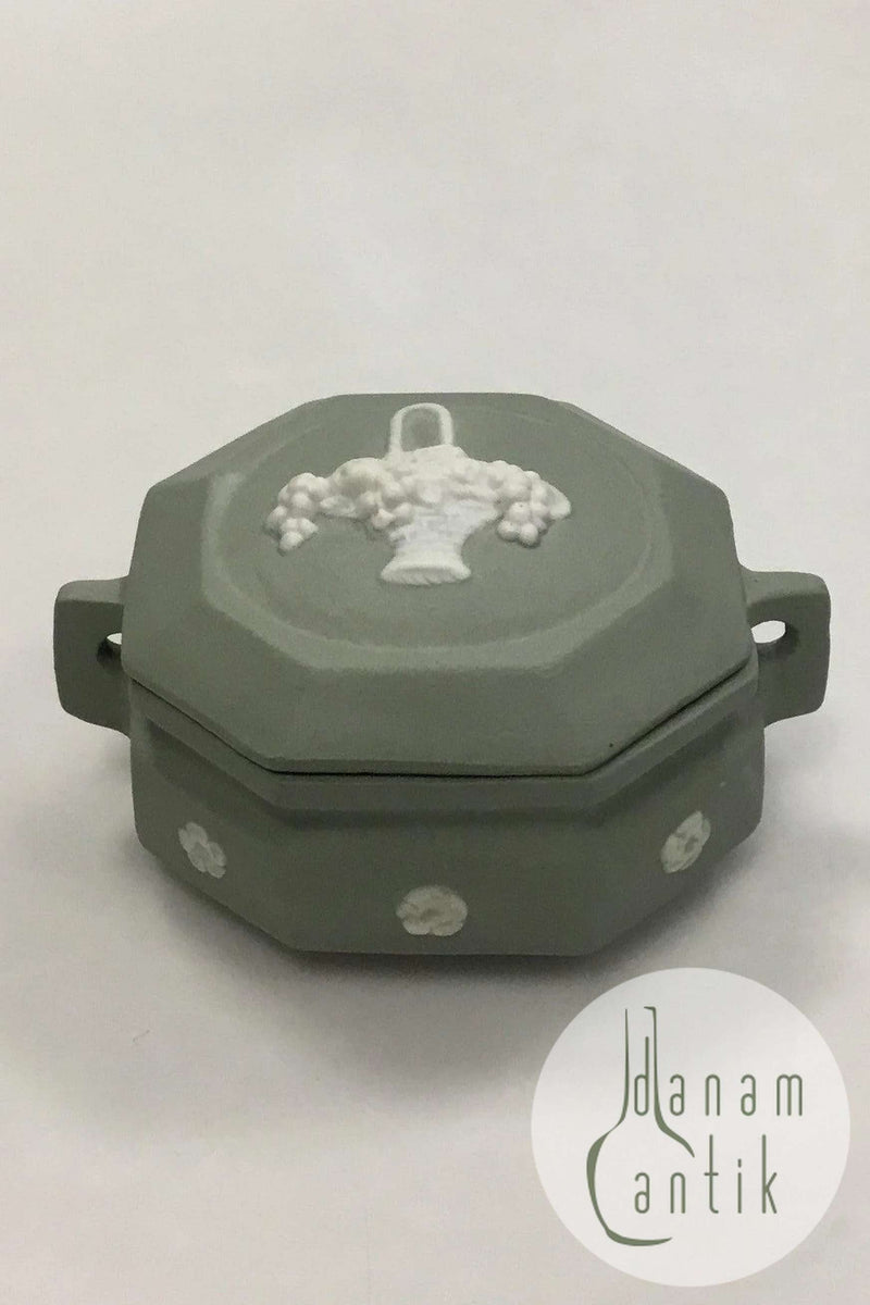 Wedgewood Lille grøn bonbonniere dekoreret med blomster