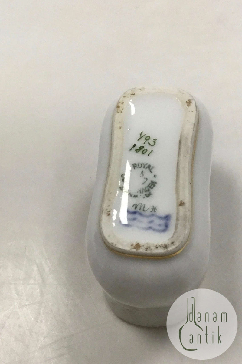 Royal Copenhagen Saxon Flower Light Toothpick Holder No 1801