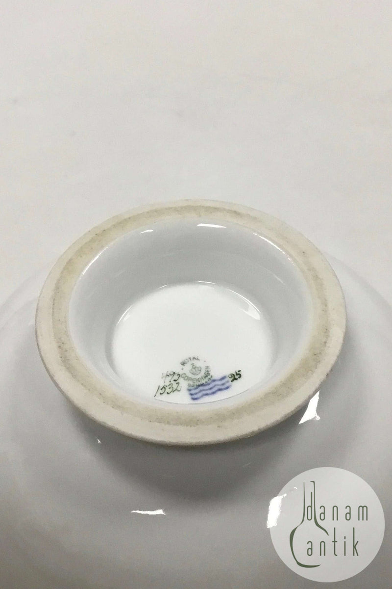 Royal Copenhagen Saksisk Blomst Let Kageskål på Lav Fod No 1532