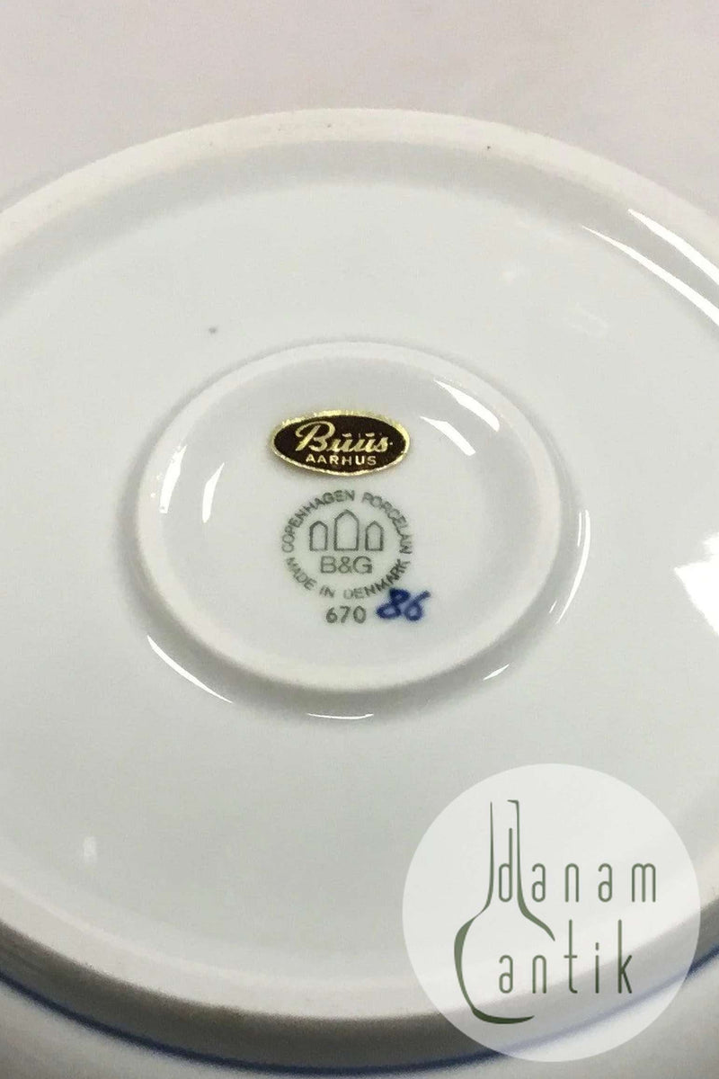 Bing and Grondahl蓝色凹槽里弗特大花盆 No 670