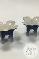 Bing og Grøndahl Art Nouveau To kuvertvaser i form af en blomst, opsat på fire fødder. No 5001