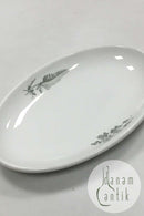 Royal Copenhagen Hotelporcelæn dekoreret med vilde planter Ovalt fad No 6009