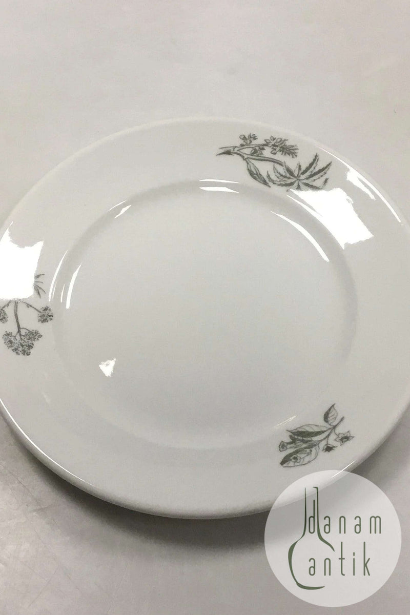 Royal Copenhagen Hotelporcelæn dekoreret med vilde planter Sidetallerken No 6005