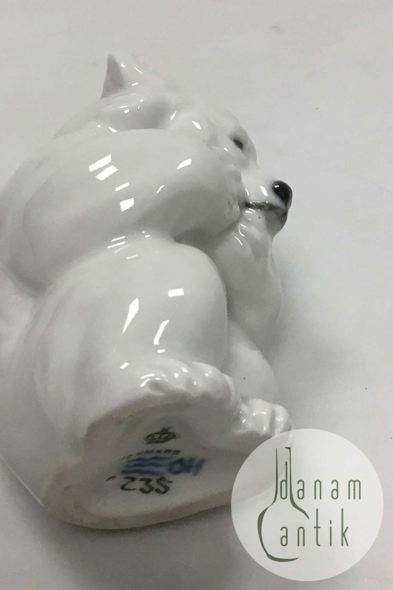 ロイヤルコペンハーゲン フィギュリン ホッキョクグマ（子グマ） No.235