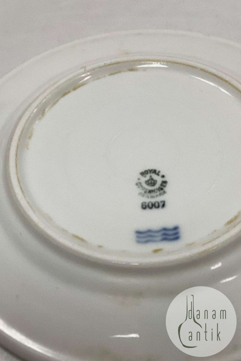 Royal Copenhagen Hvid institution Tallerken No. 6007