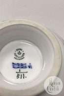 Royal Copenhagen Blaue geriffelte Halbspitzenschale auf Fuß Nr. 511