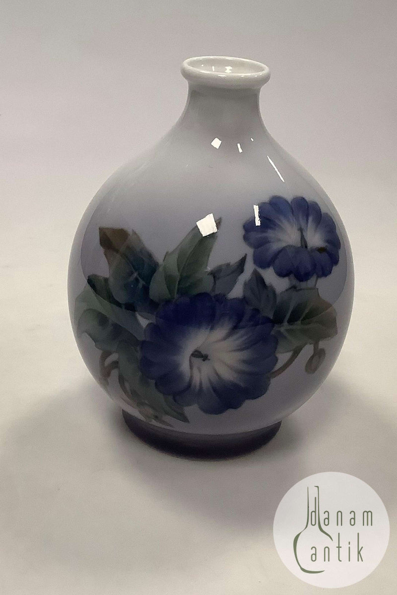 Royal Copenhagen Art Nouveau Vase med Blomster No. 790 / 1813