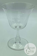 ベル型ボウルと中空ステムにモノグラムのワイングラス c1930-1950年