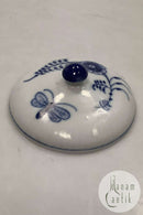 Royal Copenhagen Musselmalet Riflet Låg med Sommerfugl