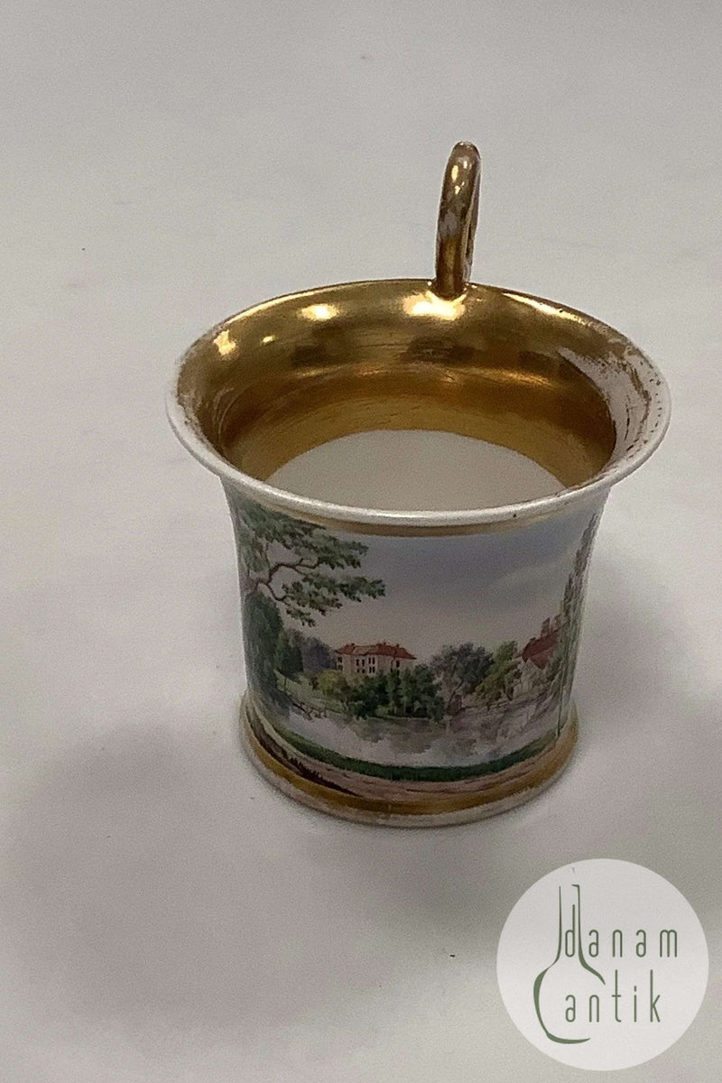 Antik Royal Copenhagen Kop med motiv af hus og sø