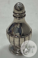 19世紀のマスタースタンプが押された小型の銀製ソルト／ペッパーシェーカー