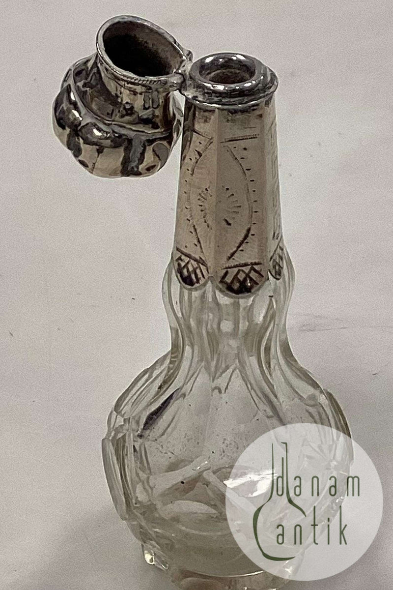 Parfumeflacon i glas med sølvmontering 19. århundrede