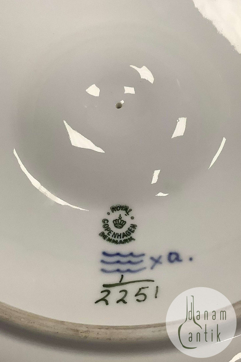 Royal Copenhagen Musselmalet Riflet låg No. 2251