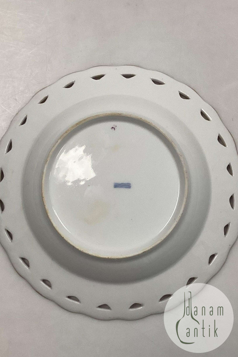 Royal Copenhagen Fuld Saksisk Blomst Dyb Tallerken med Gennembrudt Blondekant fra 1860-1890