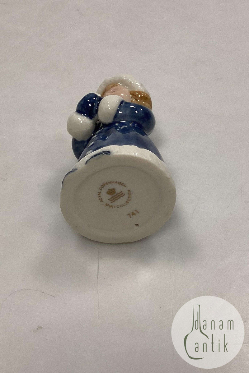 Royal Copenhagen Mini Collection Pige med Fugl No. 741