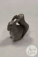 Tidlig Royal Copenhagen Figur af Egern med nød No. 2845/982