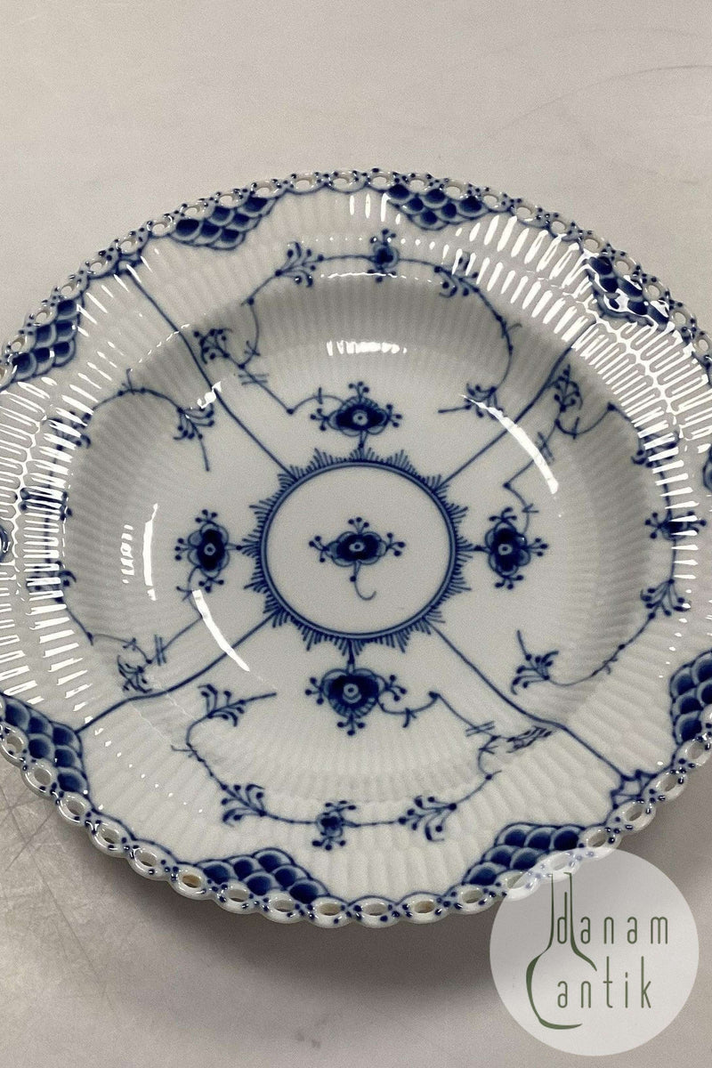 Royal Copenhagen Musselmalet Helblonde med gennembrudt kant Dyb Tallerken No 1/1078