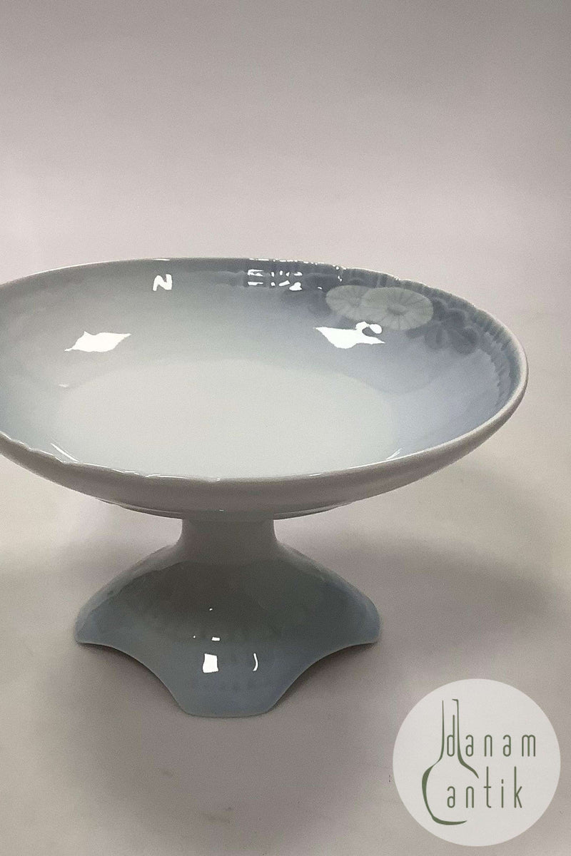 Royal Copenhagen Skærsommernatdrøm Oval Kageskål på Fod Lyseblå No 10033