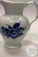 Royal Copenhagen Blå Blomst Flettet Vandkande No 8247