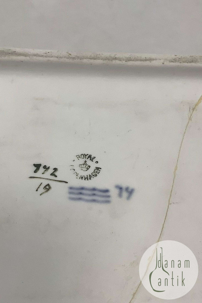 Royal Copenhagen Blækhus Bakke No 19 med Slange og Frø