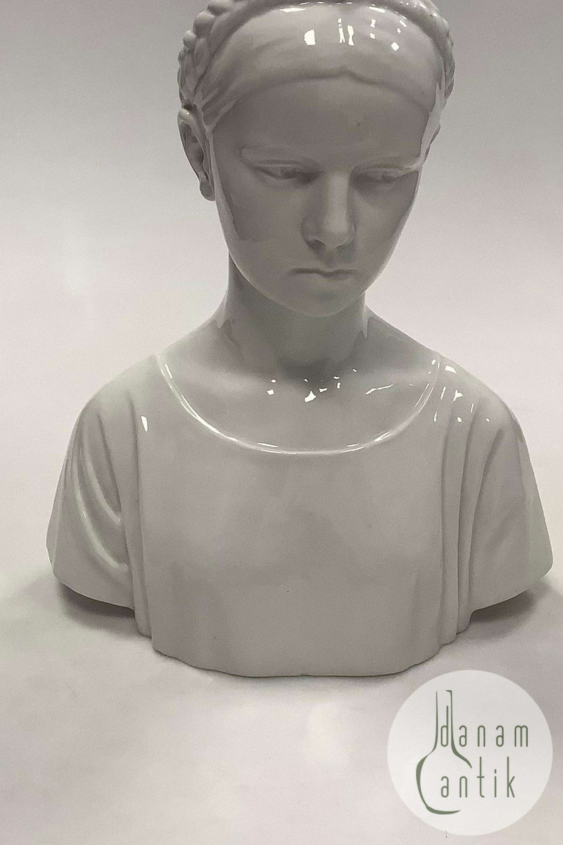 Bing og Grøndahl Buste af Ingeborg Plockross Irminger af Ung Pige No 1675