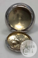 Dänische Pillendose in Silber mit französischer Lijle