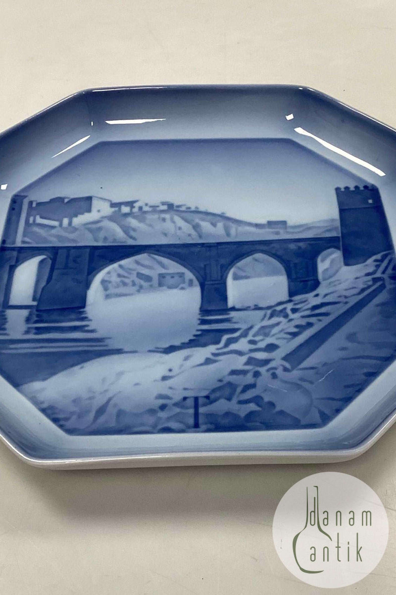 Bing og Grøndahl Alfabet Platte Torino Designet i 1933-1934 af Ove Larsen