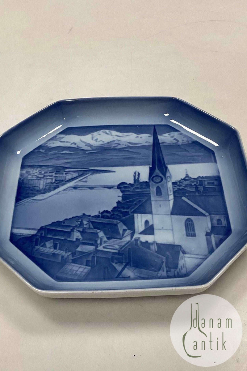 Bing og Grøndahl Alfabet Platte Zurich. Designet i 1933-1934 af Ove Larsen