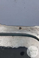 印有盾徽的银质小托盘