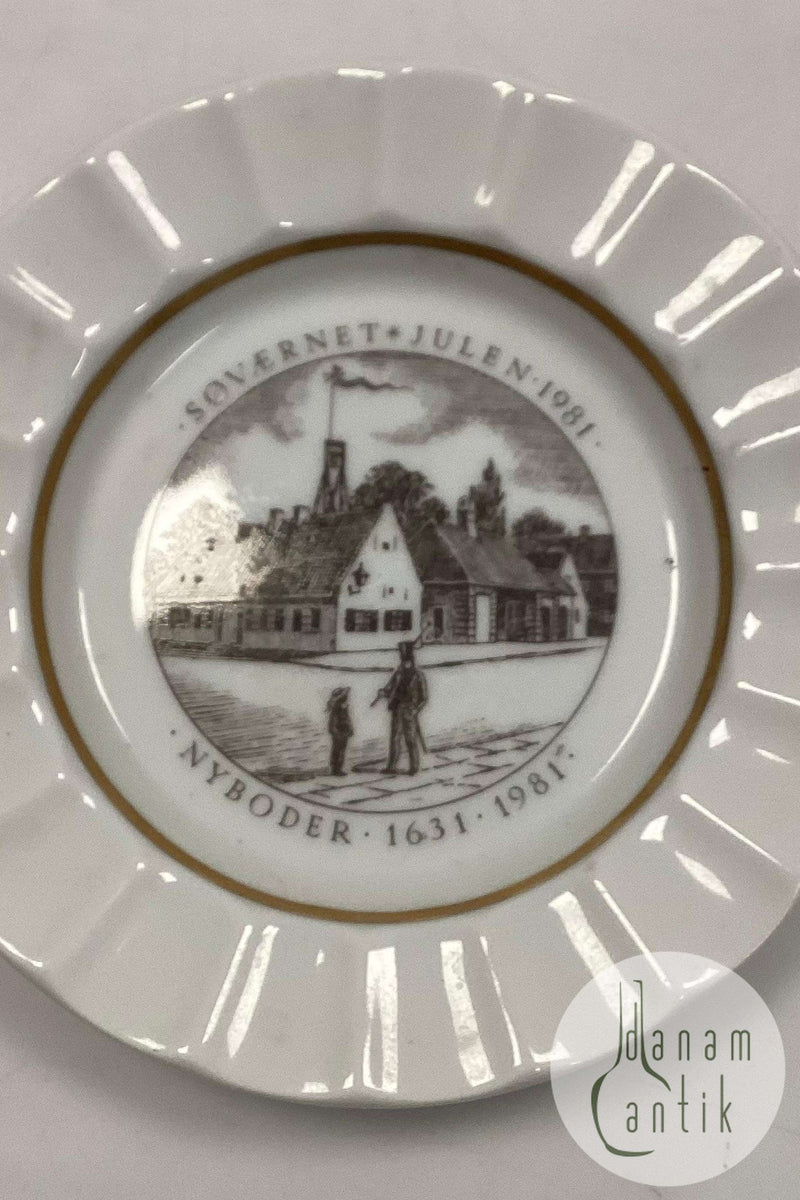 Royal Copenhagen / Aluminia Navy Weihnachtsteller 1981