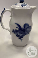Royal Copenhagen Blå Blomst Flettet kande No 8145