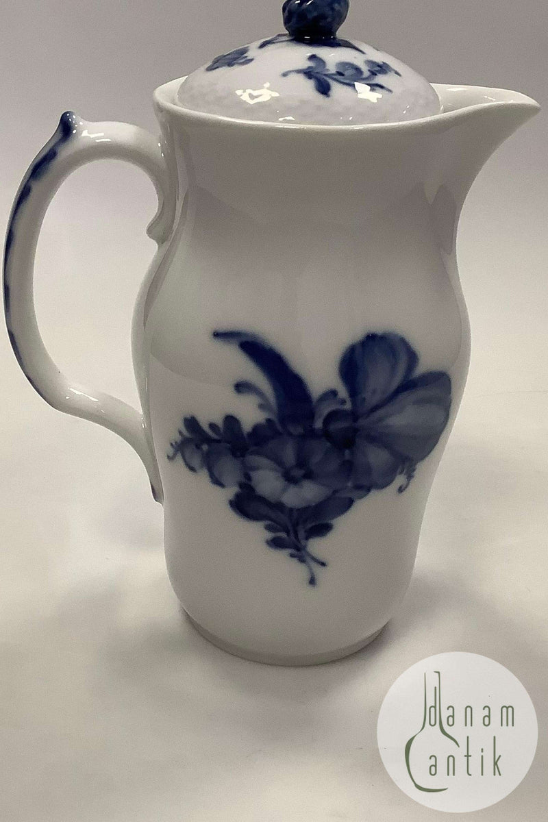 Royal Copenhagen Blå Blomst Flettet kande No 8145