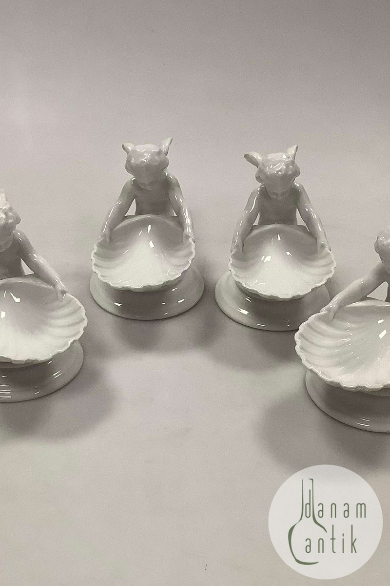 Sæt på 4 Royal Copenhagen Putti Skåle / Saltkar fra 1850-1880