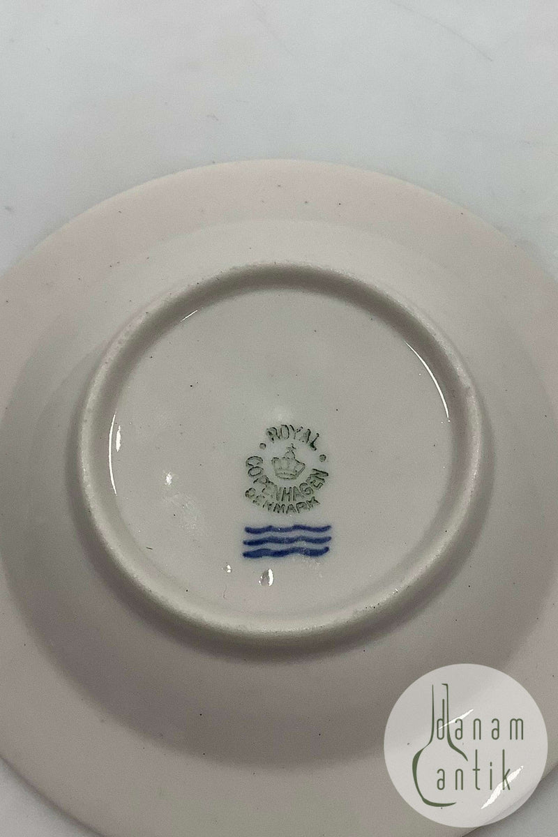 Royal Copenhagen Blanc de Chine Forhandler skilt