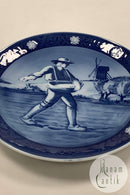 Royal Copenhagen Platte 200 år Bondefrigørelsen