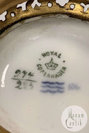 Royal Copenhagen Art Nouveua Vase med Motiv af Sølvsmed samt Bronze Stand No 974 / 225