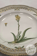 Royal Copenhagen Flora Danica tallerken med gennembrudt kant No 20/3553