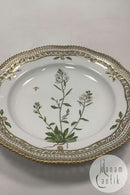Royal Copenhagen Flora Danica tallerken med gennembrudt kant No 20/3553