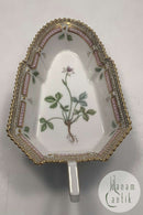 Royal Copenhagen Flora Danica Asiet med Håndtag No 3543
