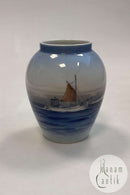 Lyngby Porcelæn Vase med Fiskekutter No. 74-2