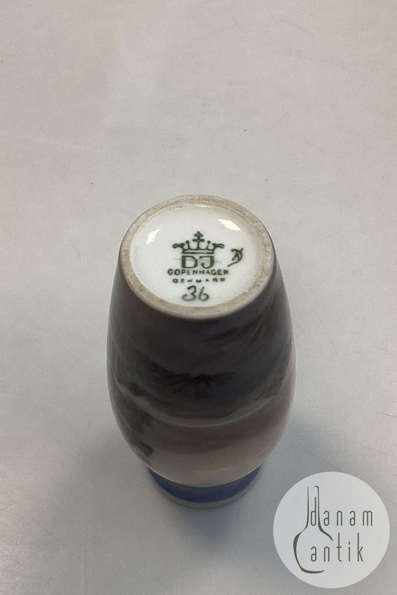 Dahl Jensen Porcelæn Vase med Træ, hus og sø No. 36