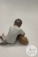 Bing og Grøndahl Figur Dreng med gravhund No. 1951 hvid variation