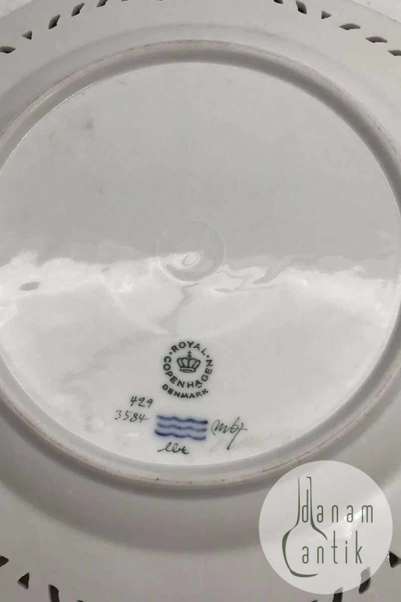 Royal Copenhagen Flora Danica Frugttallerken No. 429/3584.