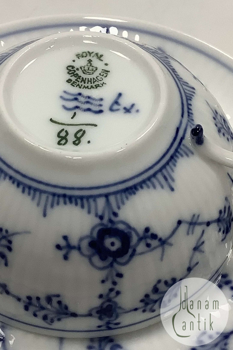 Royal Copenhagen Musselmalet Riflet Kaffekop med underkop no.88.