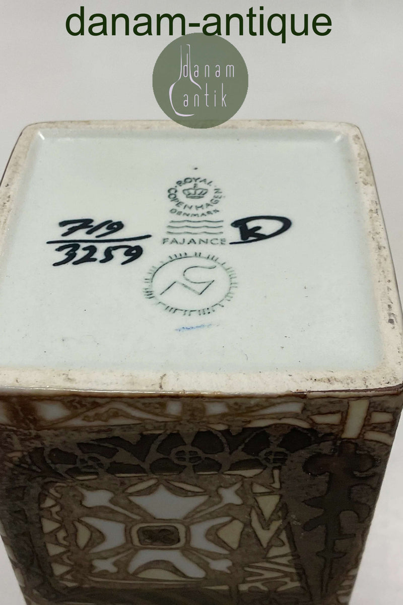 Royal Copenhagen Baca Vase No. 719/3259