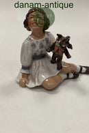 Dahl Jensen Figur Pige med Legetøjselefant No. 1204